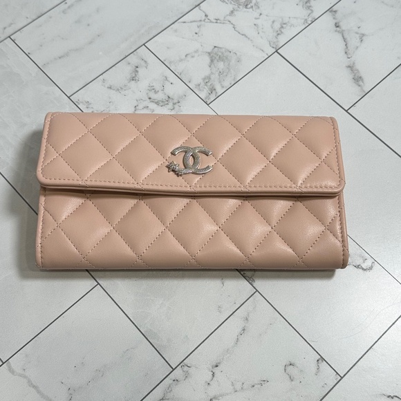 CHANEL LONG FLAP WALLET LIGHT PINK - Picture 1 of 6